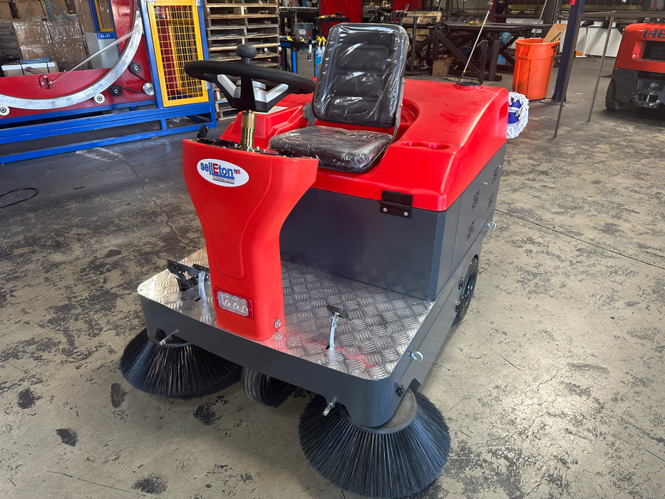 Liberty LS-WS1400 Warehouse Sweeper Machine